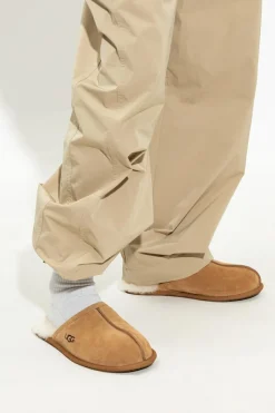 UGG BRĄZOWY Zamszowe kapcie ‘Scuff’