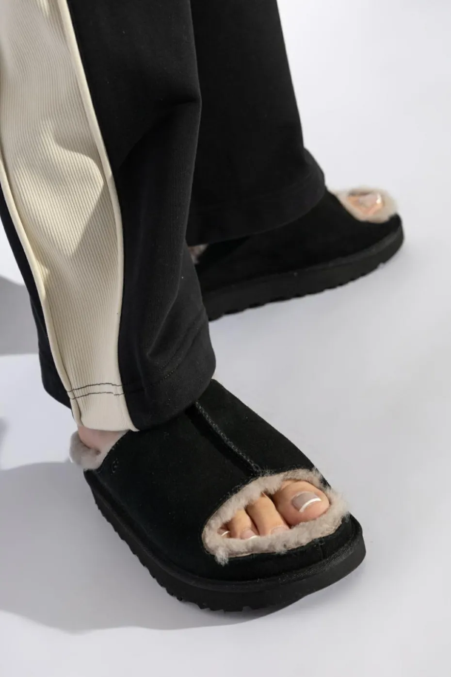 UGG CZARNY Klapki `greenport`