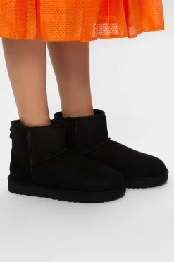 UGG CZARNY Zamszowe śniegowce 'W Classic Mini II'