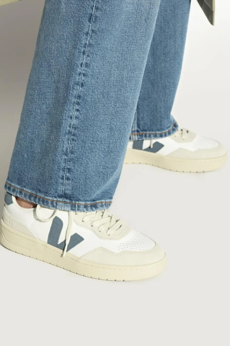 Veja BIAŁY Buty sportowe `V-90 O.T. Leather`