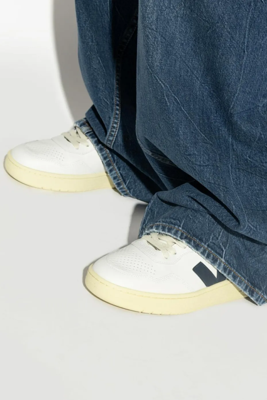 Veja BIAŁY Buty sportowe `V-90 O.T. Leather`