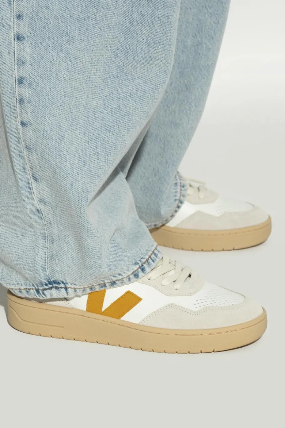 Veja BIAŁY Buty sportowe `V-90 O.T. LEATHER`