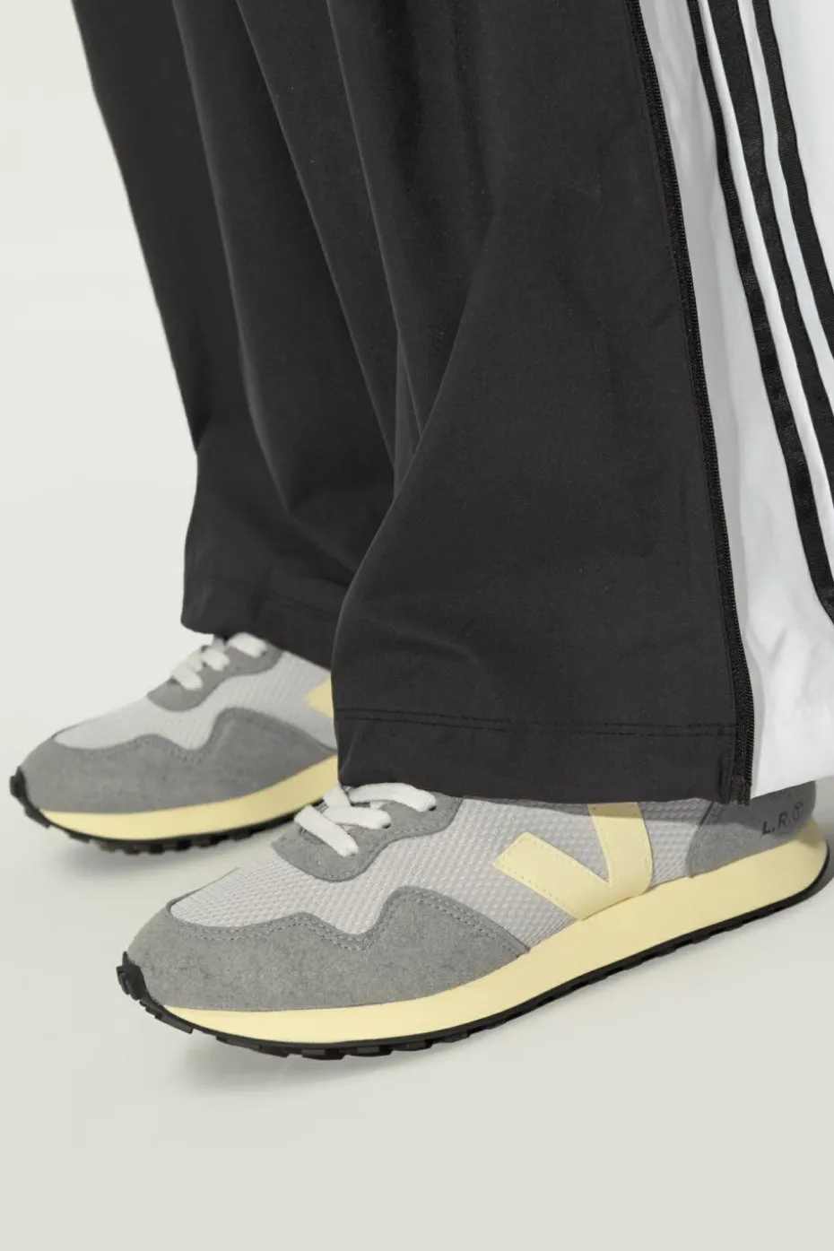 Veja SZARY Buty sportowe `SDU REC ALVEOMESH`