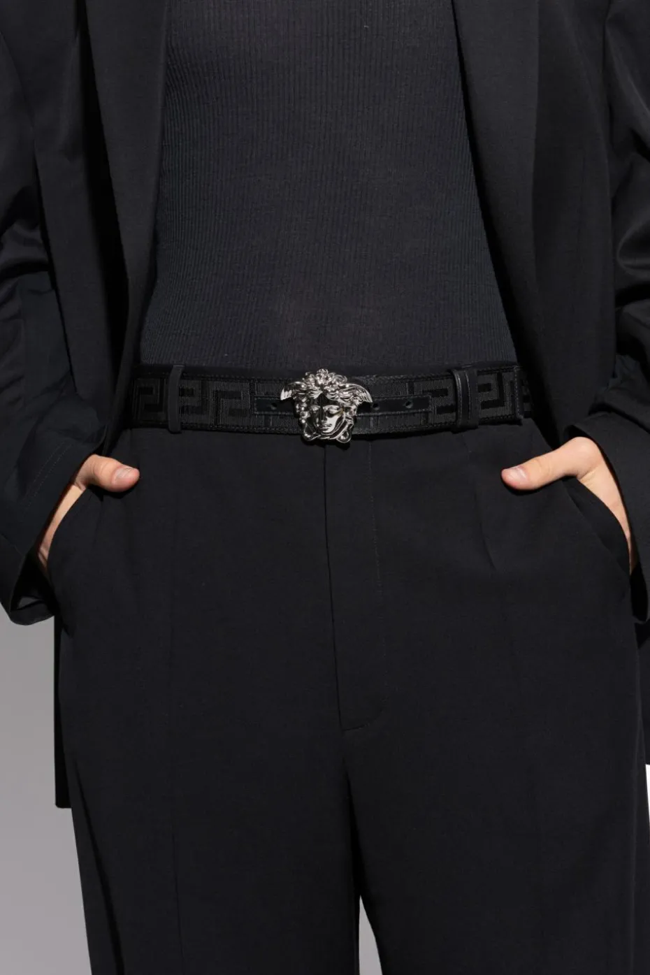 Versace CZARNY Pasek z charakterystycznym greckim wzorem