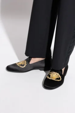 Versace CZARNY Satynowe buty typu `loafers`