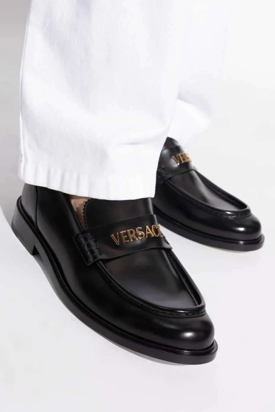 Versace CZARNY Skórzane buty typu `loafers`