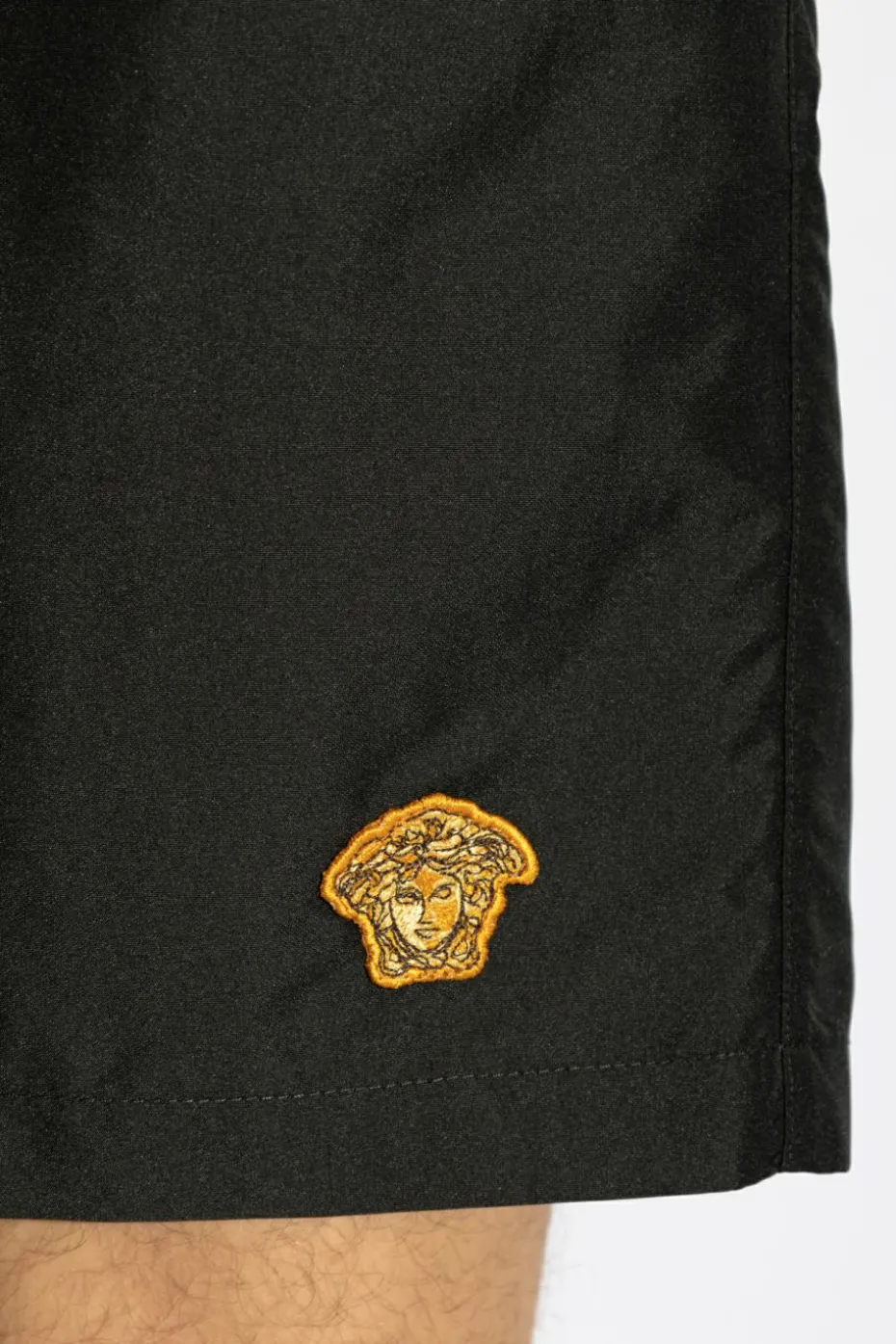 Versace CZARNY Szorty kąpielowe z naszywką