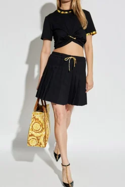 Versace CZARNY T-shirt z dekoracyjną agrafką i drapowaniem