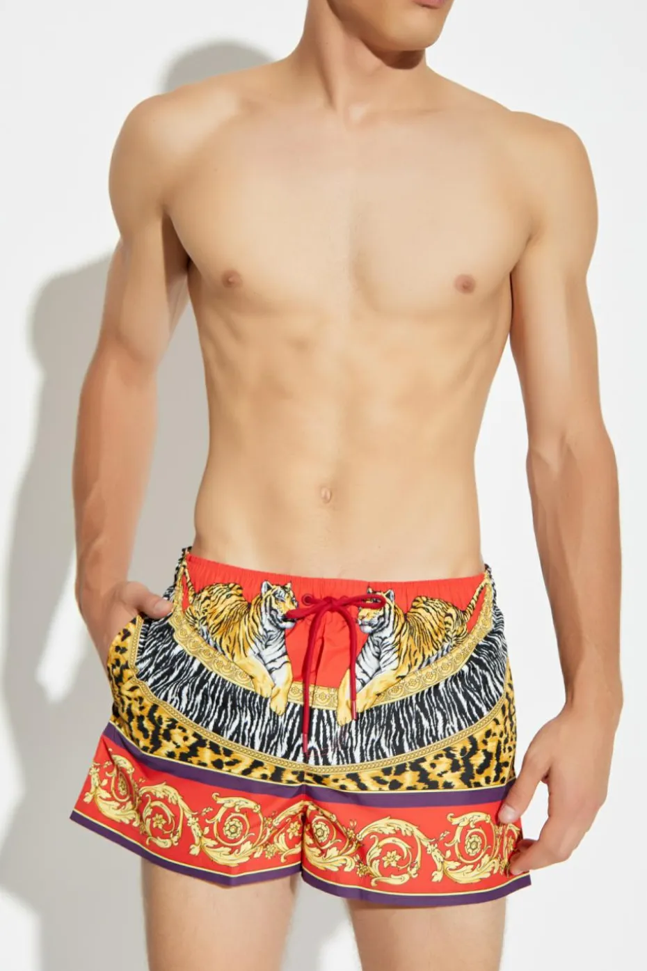 Versace CZERWONY Szorty kąpielowe z nadrukiem