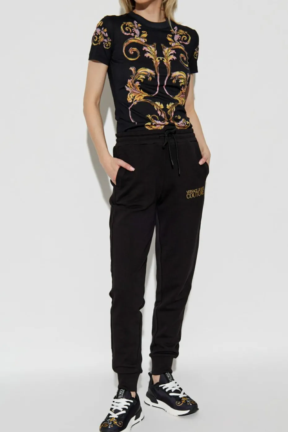 Versace Jeans Couture CZARNY T-shirt z nadrukiem `Barocco`
