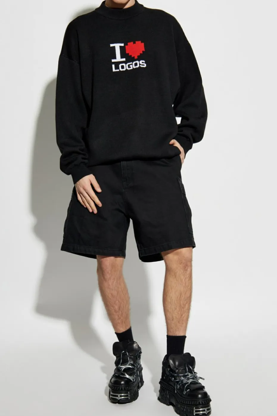 VETEMENTS CZARNY Sweter z logo