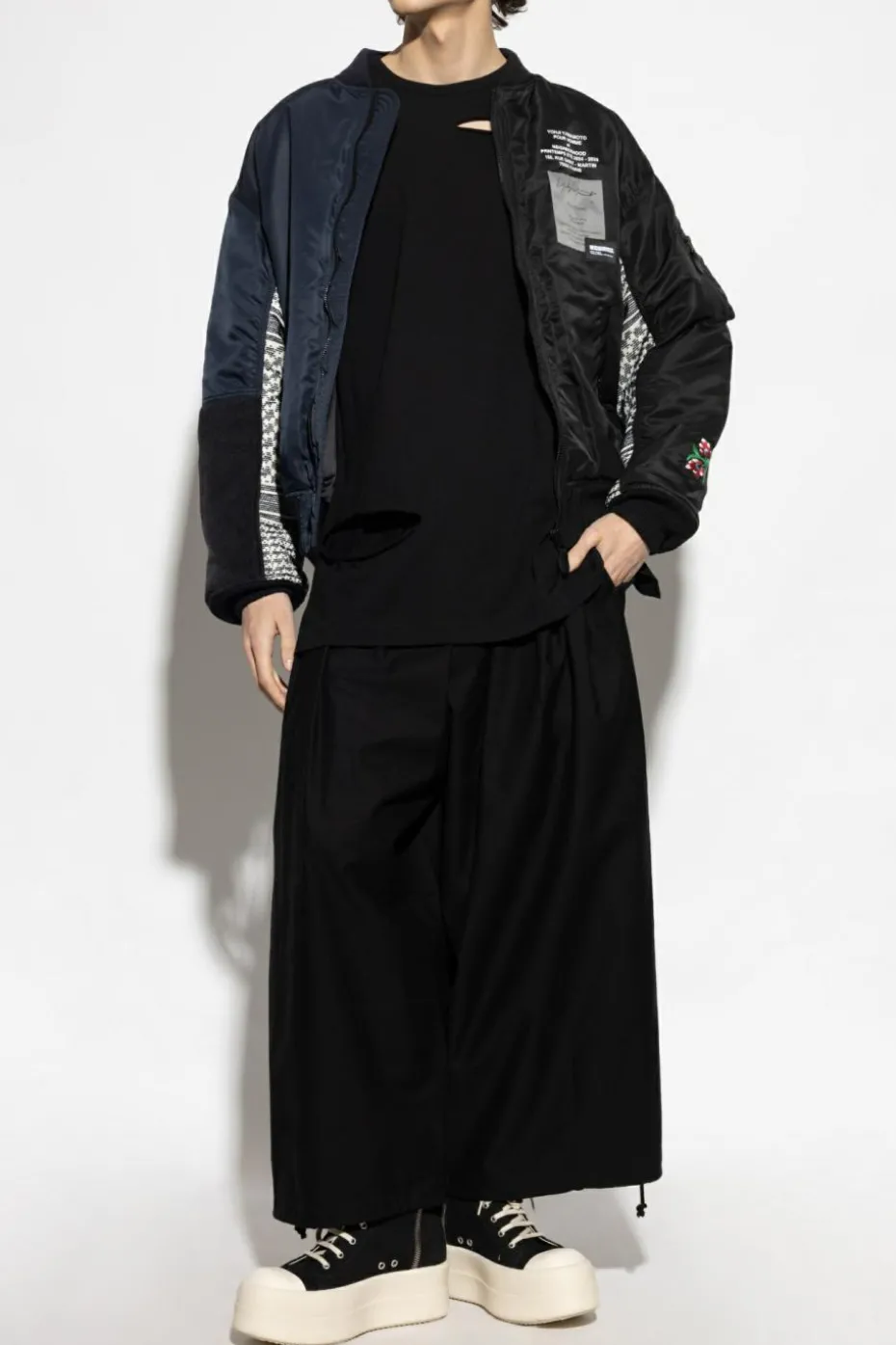 Yohji Yamamoto CZARNY Asymetryczny t-shirt z długimi rękawami